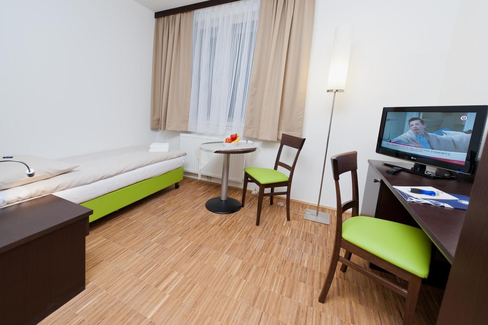 Stadthotel Вайдгофен-ан-дер-Тайя Екстер'єр фото
