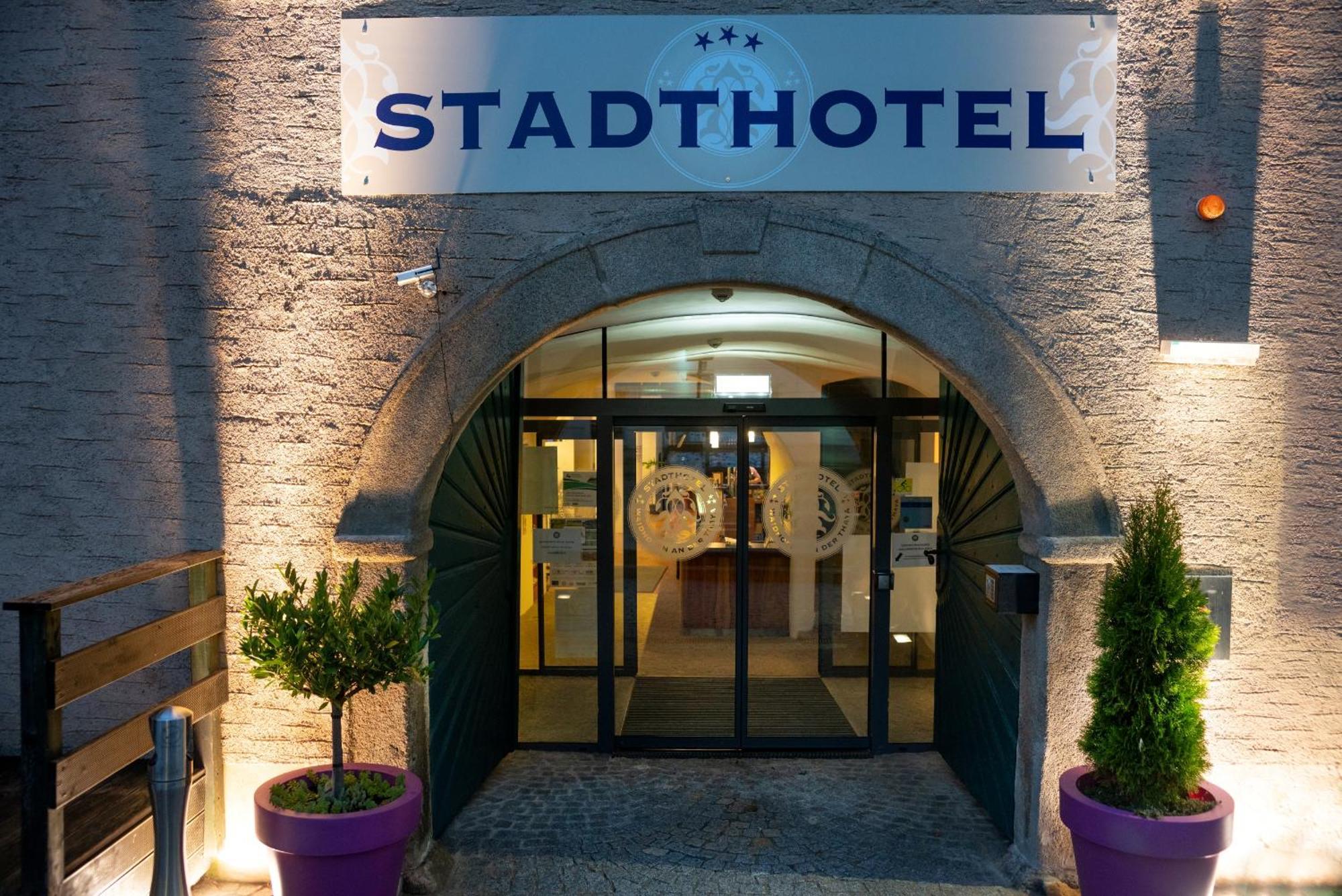 Stadthotel Вайдгофен-ан-дер-Тайя Екстер'єр фото